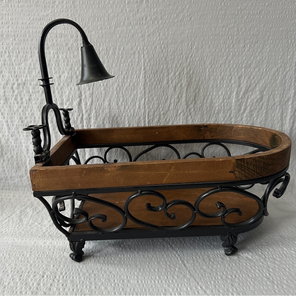 Vintage Wrought Iron Wood Clawfoot Bathtub Planter Centerpiece Decor Caddy